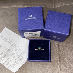 Swarovski emerald crystal ring size 7